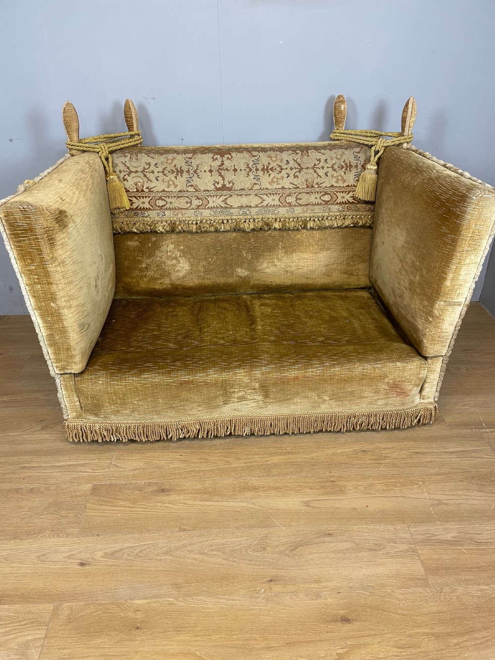 Country House Knole sofa circa 1900 View IX