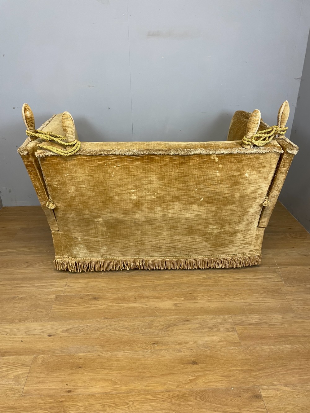 Country House Knole sofa circa 1900 View XIV