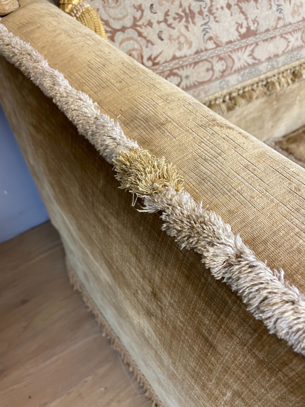 Country House Knole sofa circa 1900 View XVI