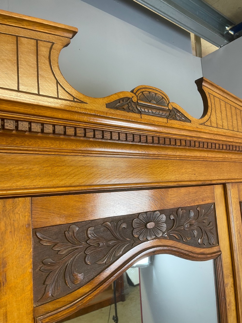 Arts and crafts golden oak triple wardrobe  View IV