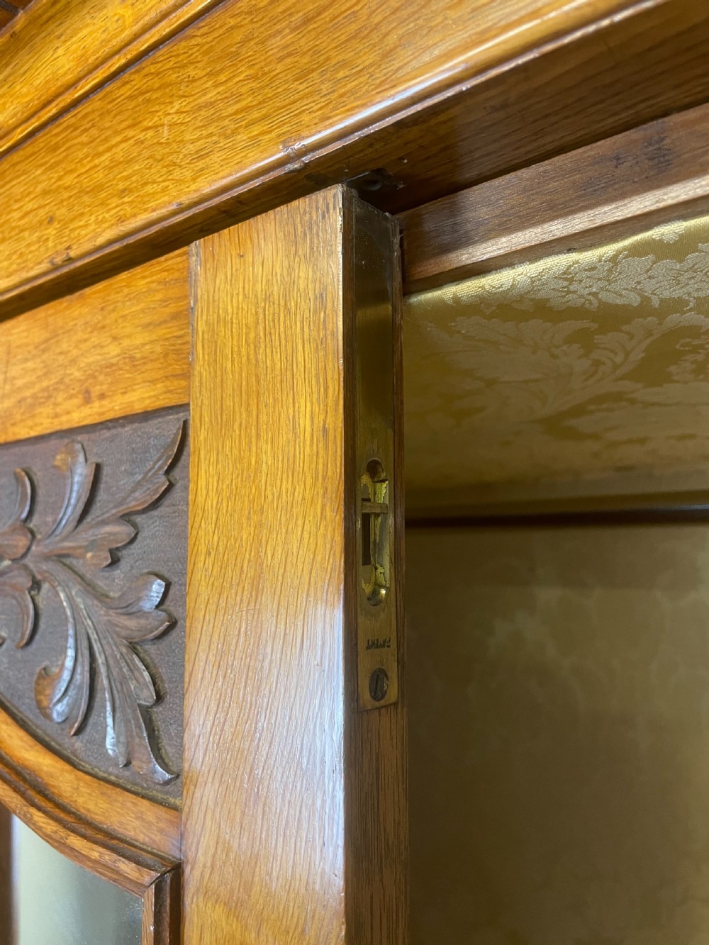 Arts and crafts golden oak triple wardrobe  View XI