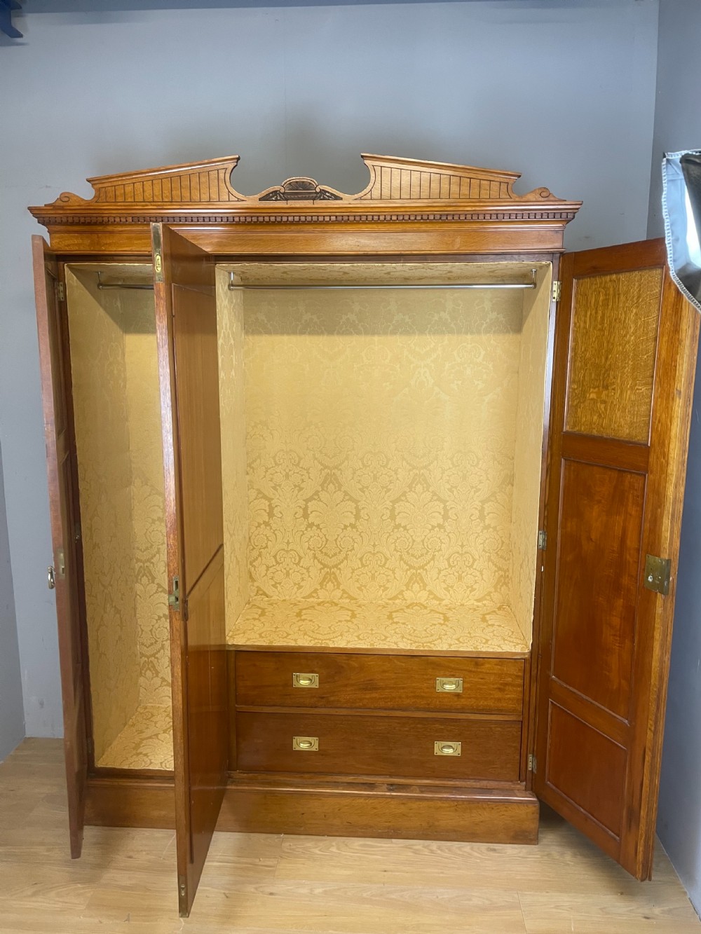 Arts and crafts golden oak triple wardrobe  View XIV