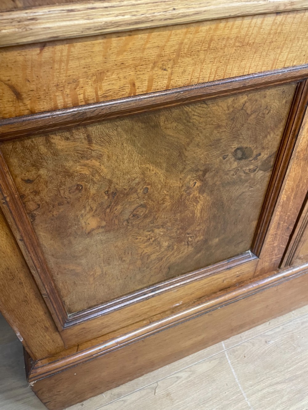 Arts and crafts golden oak triple wardrobe  View XVIII