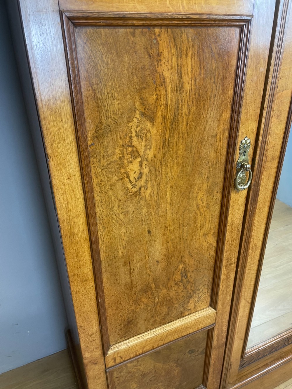 Arts and crafts golden oak triple wardrobe  View XIX