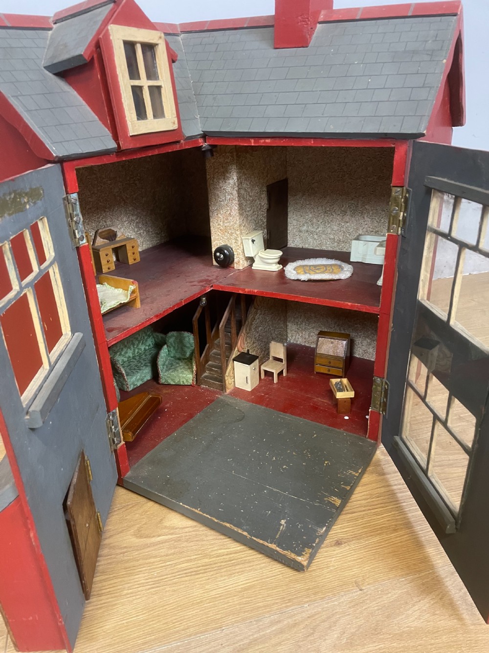 Naive early 20th century corner dolls house View V
