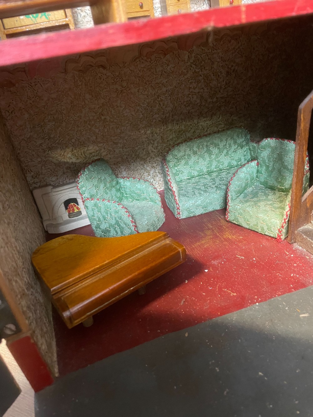 Naive early 20th century corner dolls house View XII