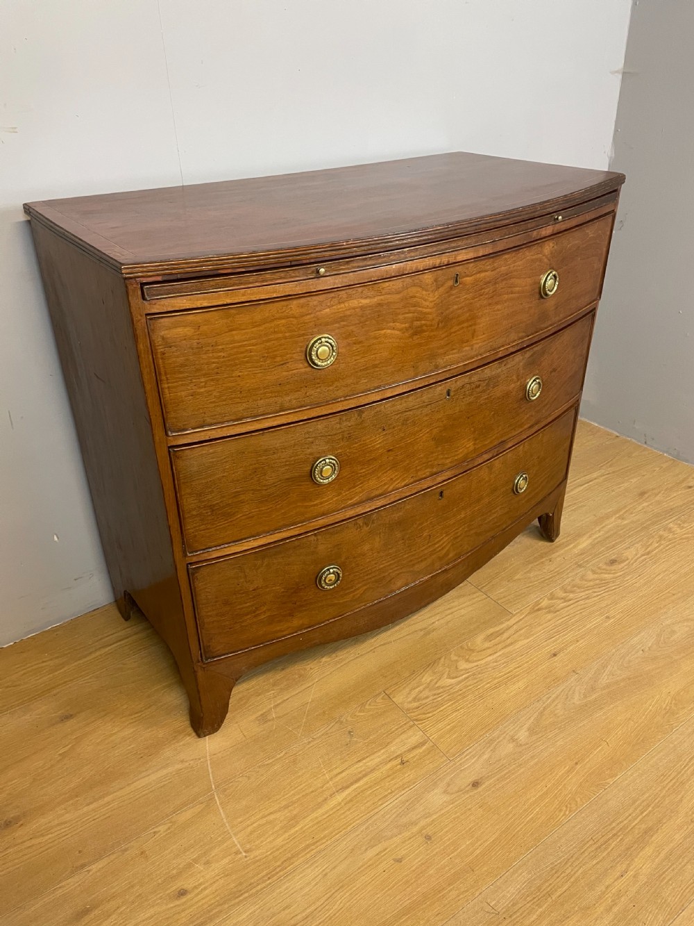 Georgian mahogany bow front chest of drawers 