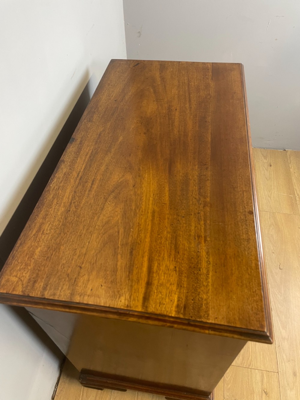 Small mahogany Georgian chest of drawers  View VII