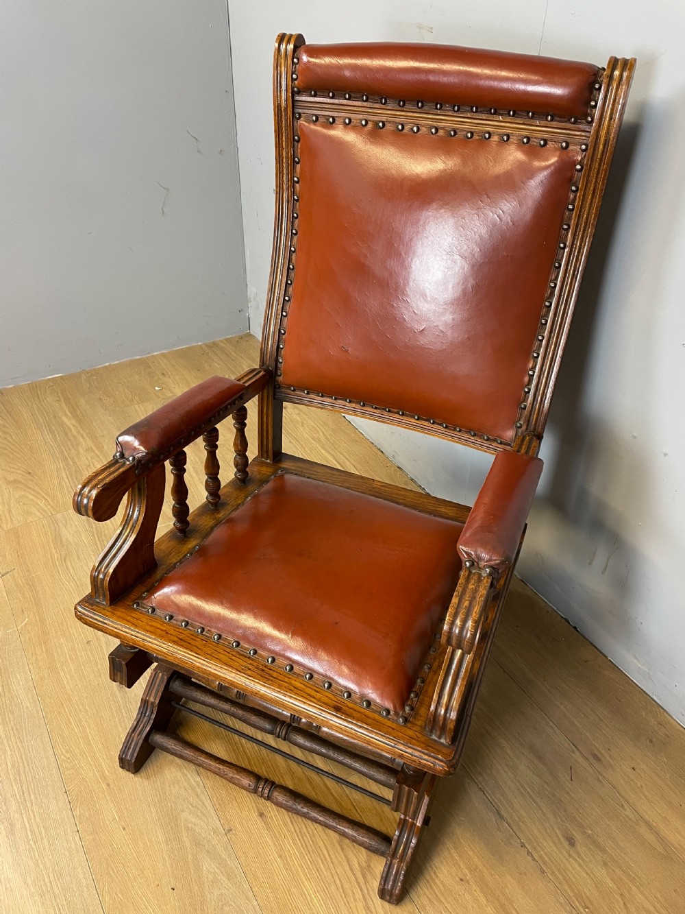 Nineteenth century American rocking chair in tan leather View VI