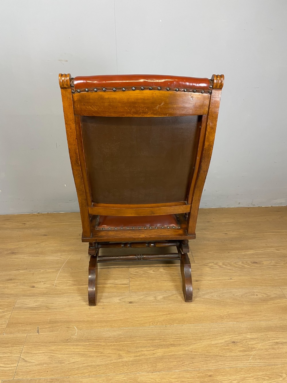 Nineteenth century American rocking chair in tan leather View VIII