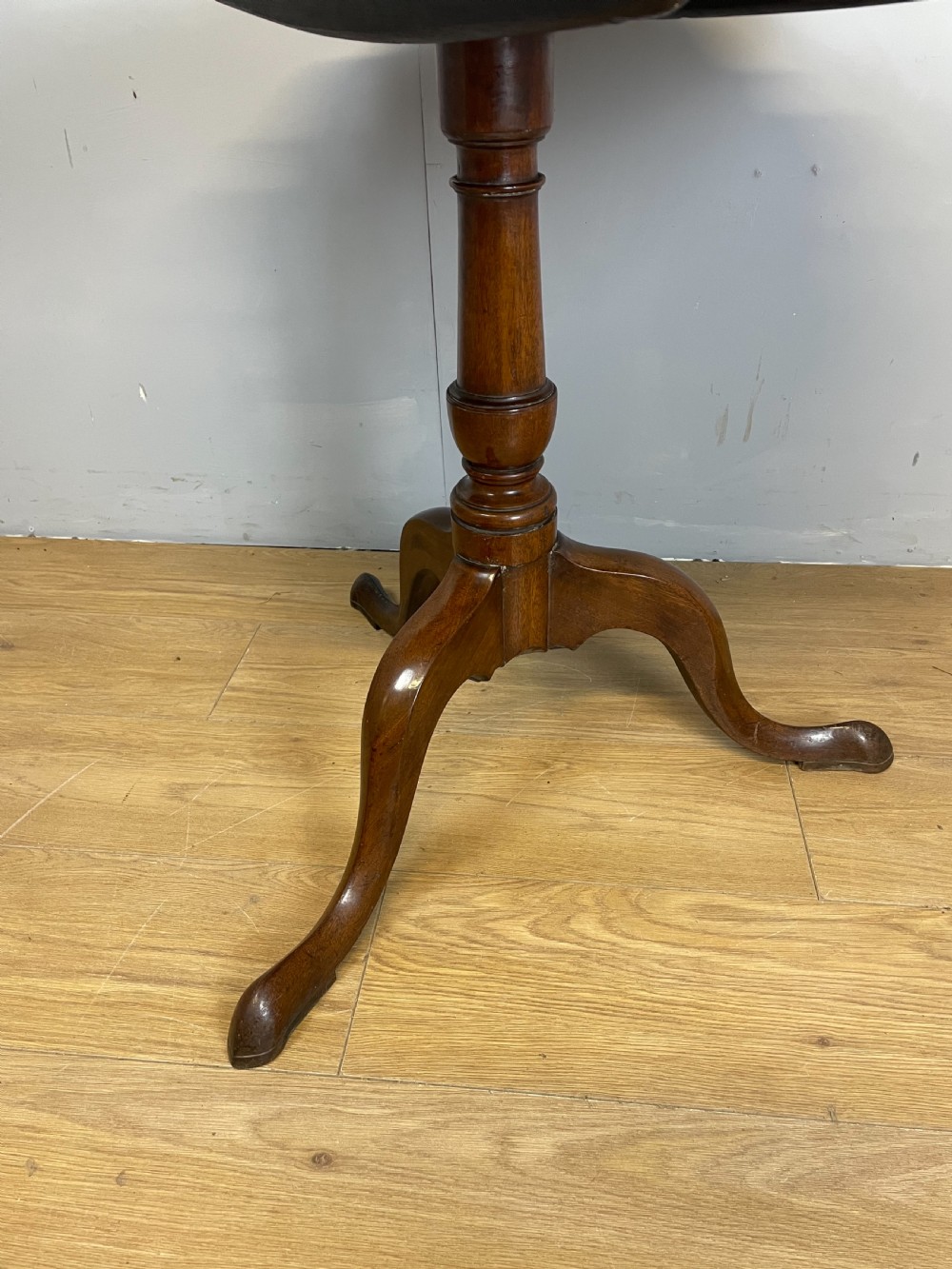 Georgian pie crust top mahogany tripod table  View III