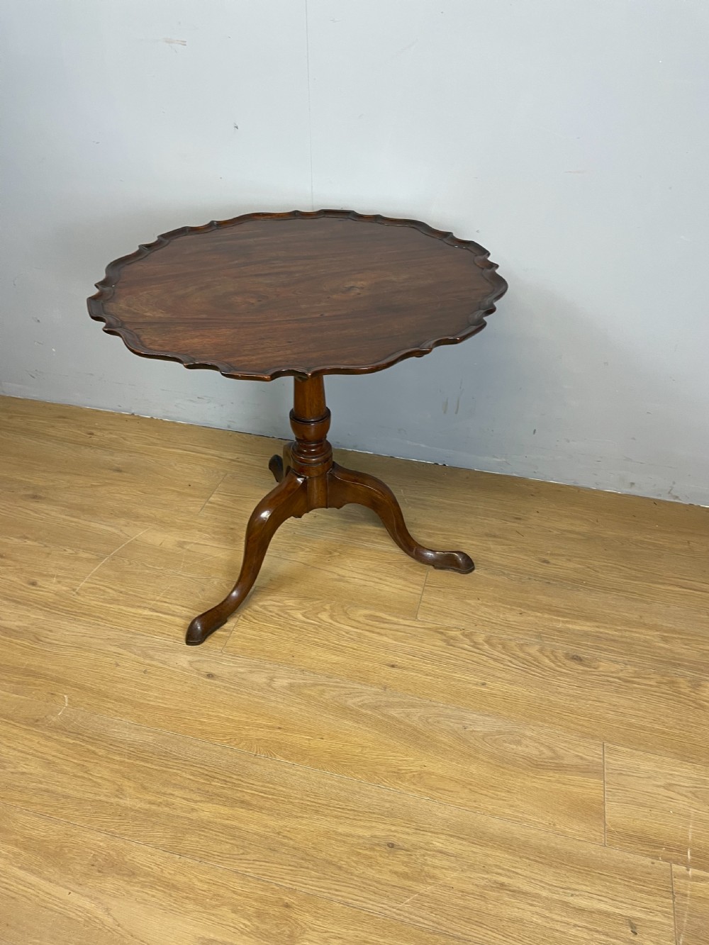 Georgian pie crust top mahogany tripod table  View IV