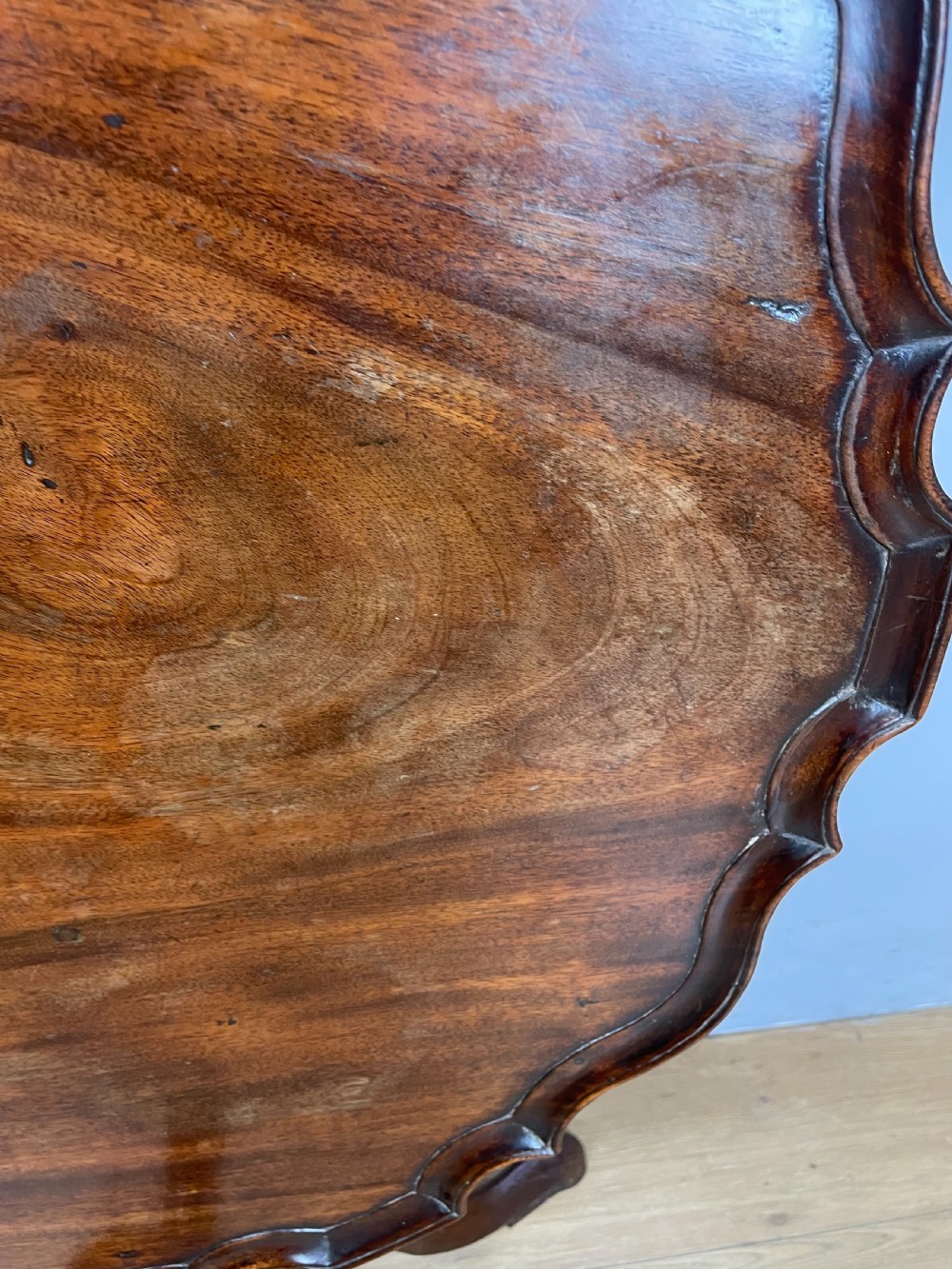 Georgian pie crust top mahogany tripod table  View IX