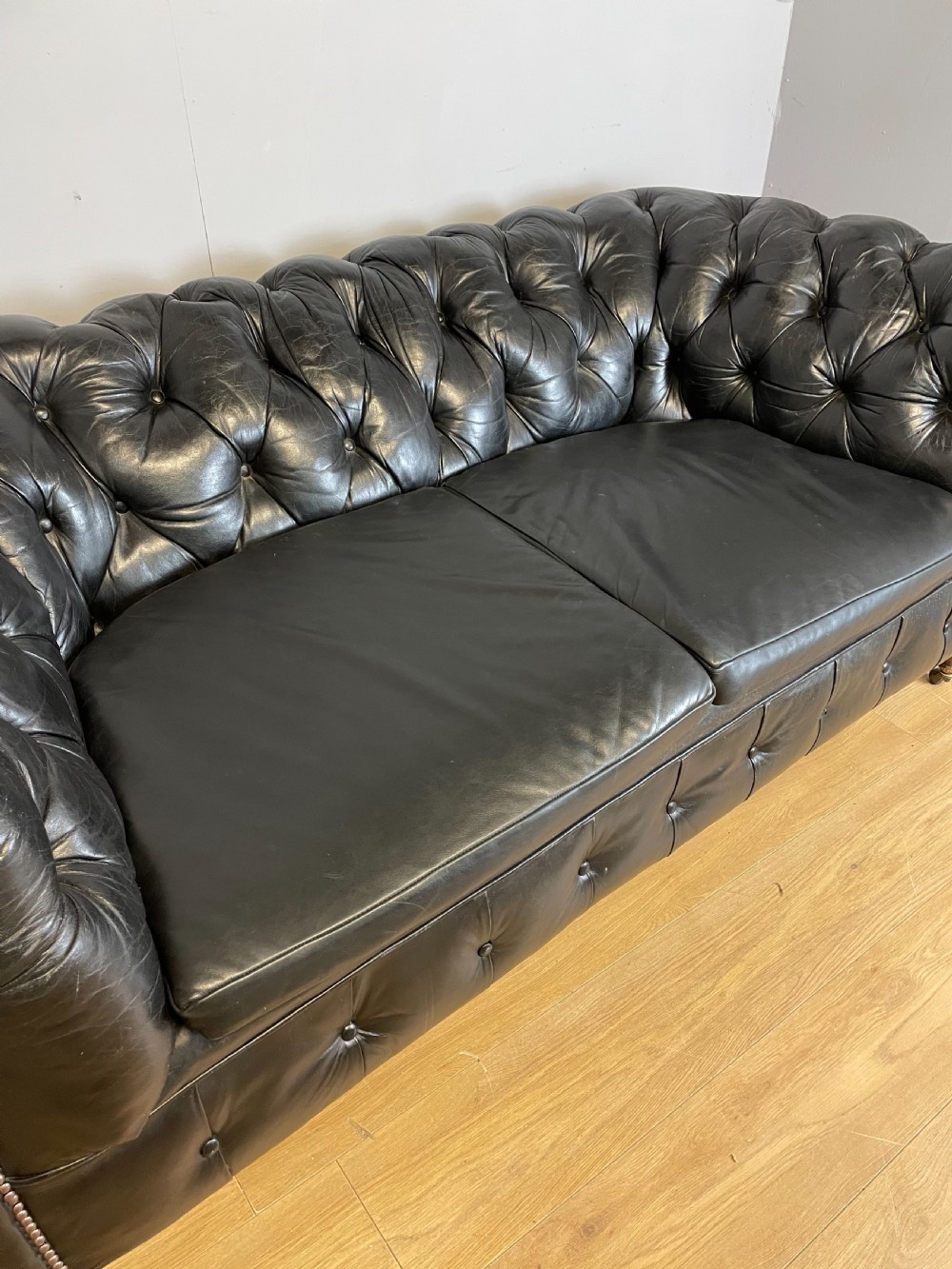 Nineteenth century leather deep buttoned chesterfield  View XII