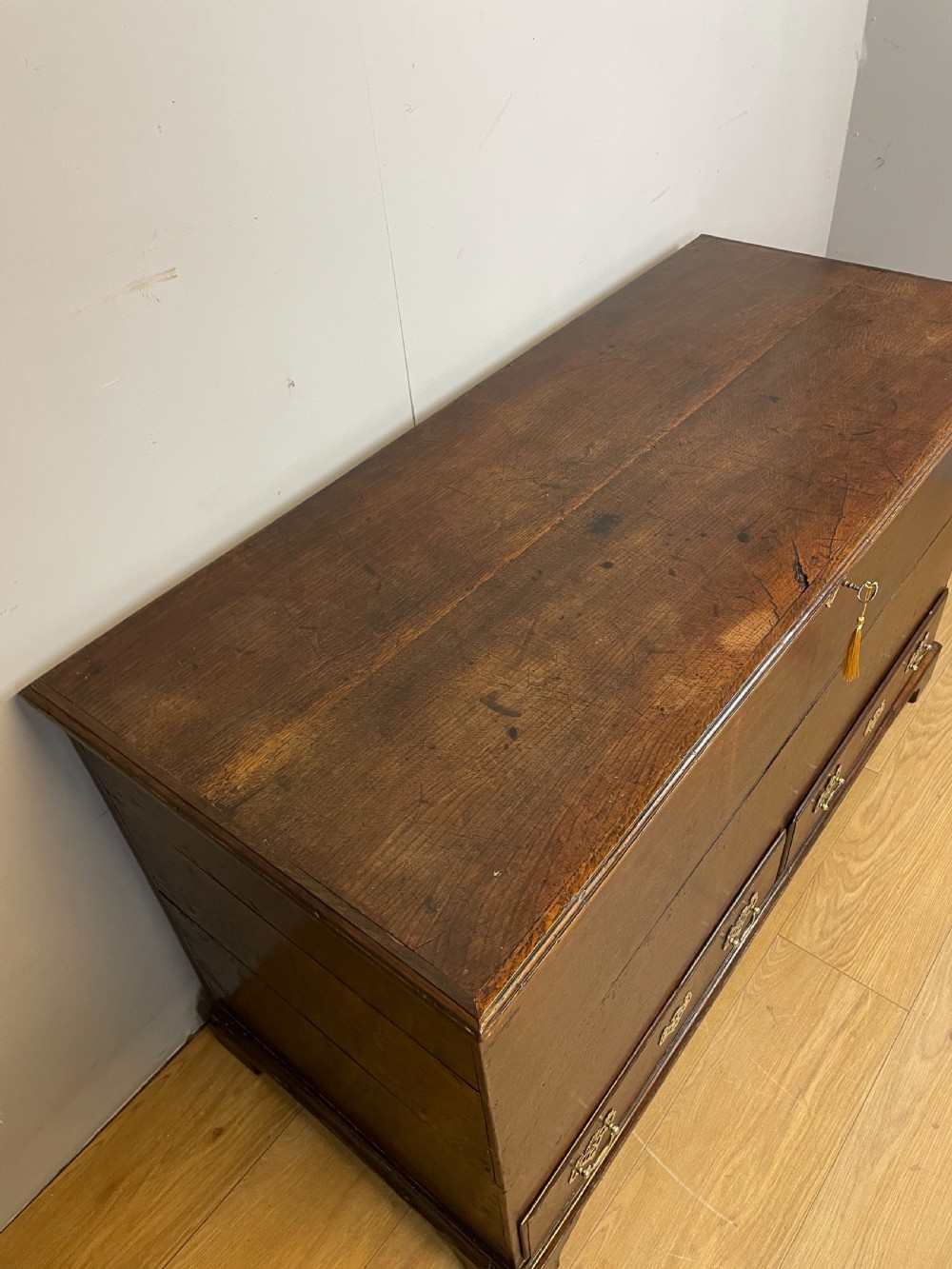 Late Georgian oak mule chest  View IV
