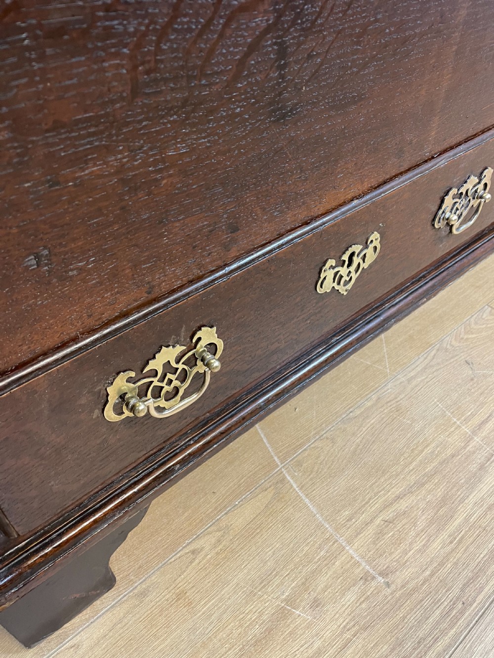 Late Georgian oak mule chest  View VII
