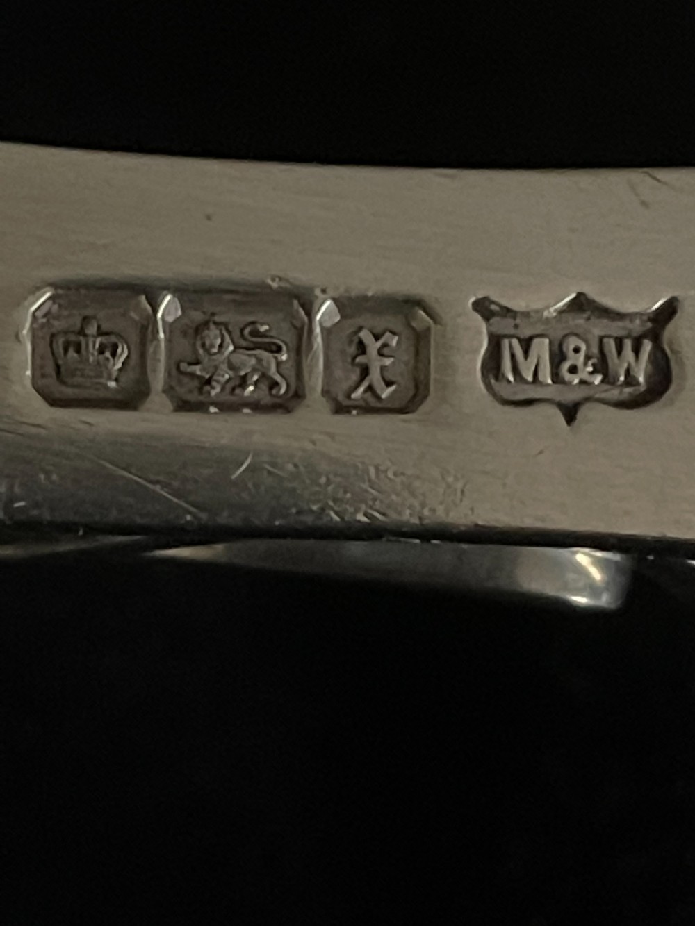 Hallmarked silver Hinged servers by Mappin and Webb  View X