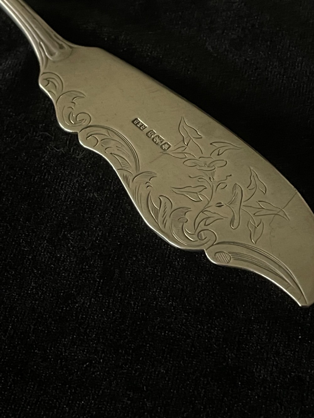Solid silver engraved butter knife Sheffield 1900 View II