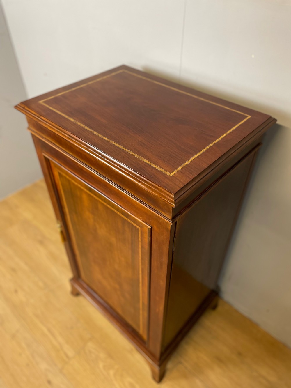Edwardian inlaid mahogany music and record cabinet with enclosed music stand  View II