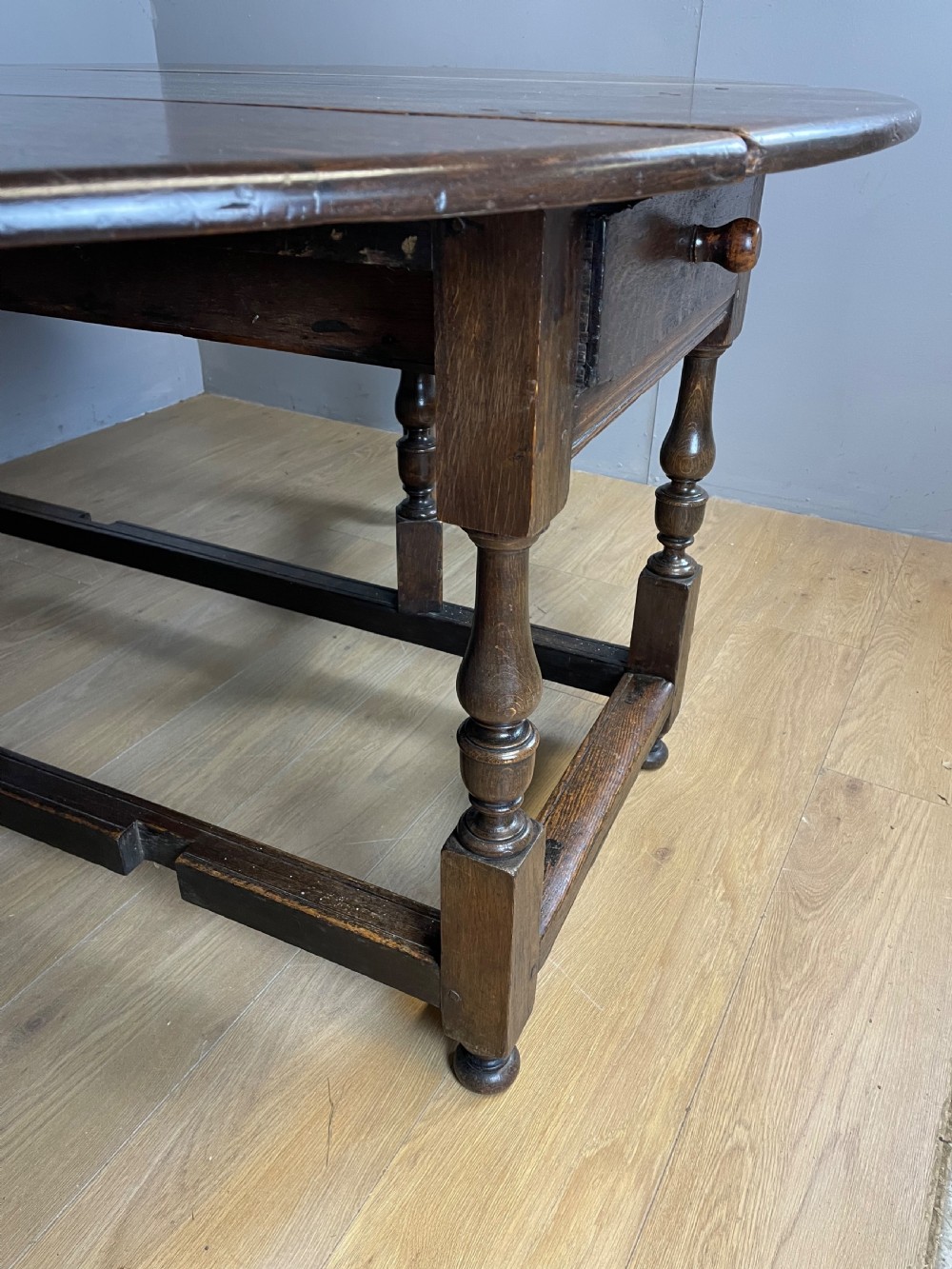 Large early nineteenth century 8 seater oak drop leaf dining table  View III