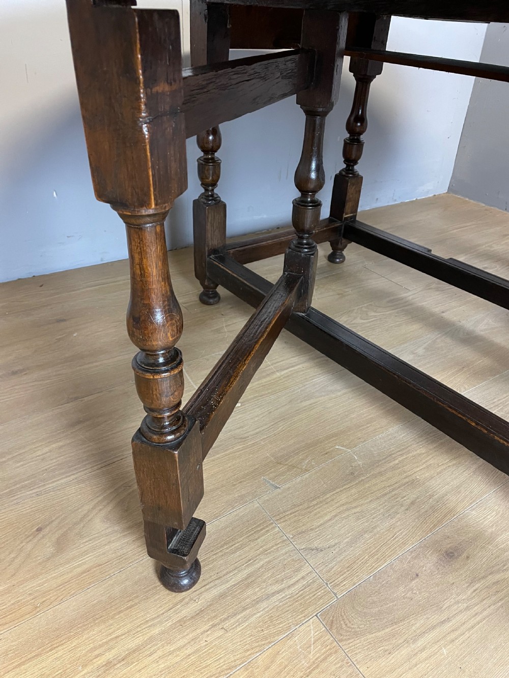 Large early nineteenth century 8 seater oak drop leaf dining table  View IV