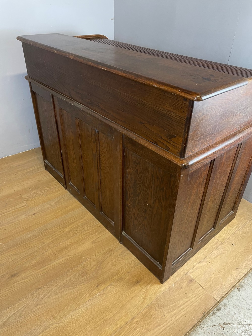 Oak twin pedestal roll top desk circa 1920 View VIII