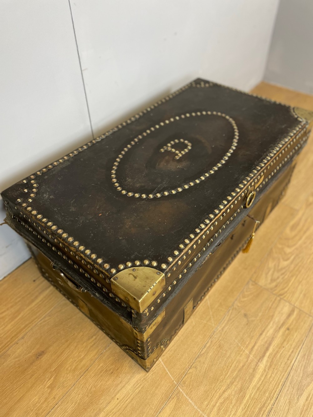Georgian leather covered camphor wood box  circa 1820 View XI