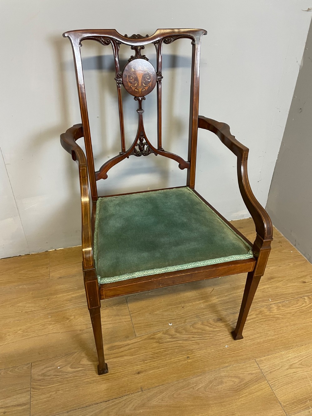 Edwardian inlaid mahogany salon chair 