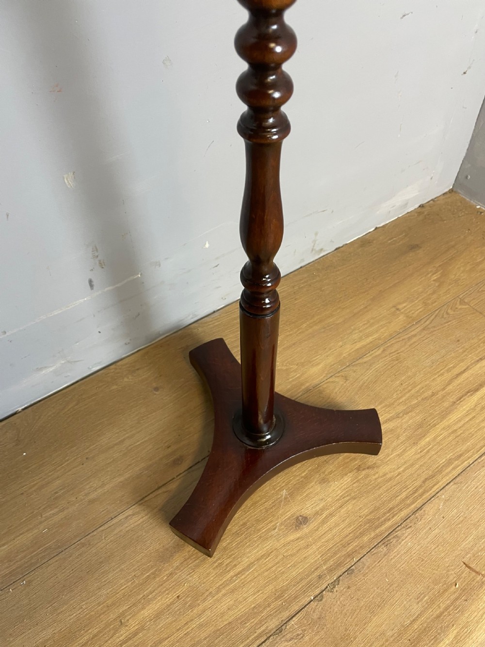 Nineteenth century wig stand on bobbin turned column  View III