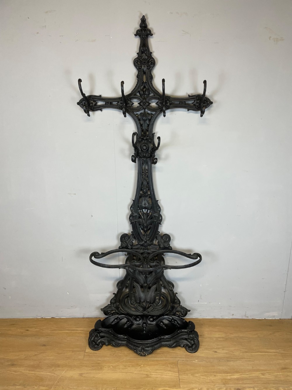 Nineteenth century Coalbrookdale style cast iron hall stand  View X