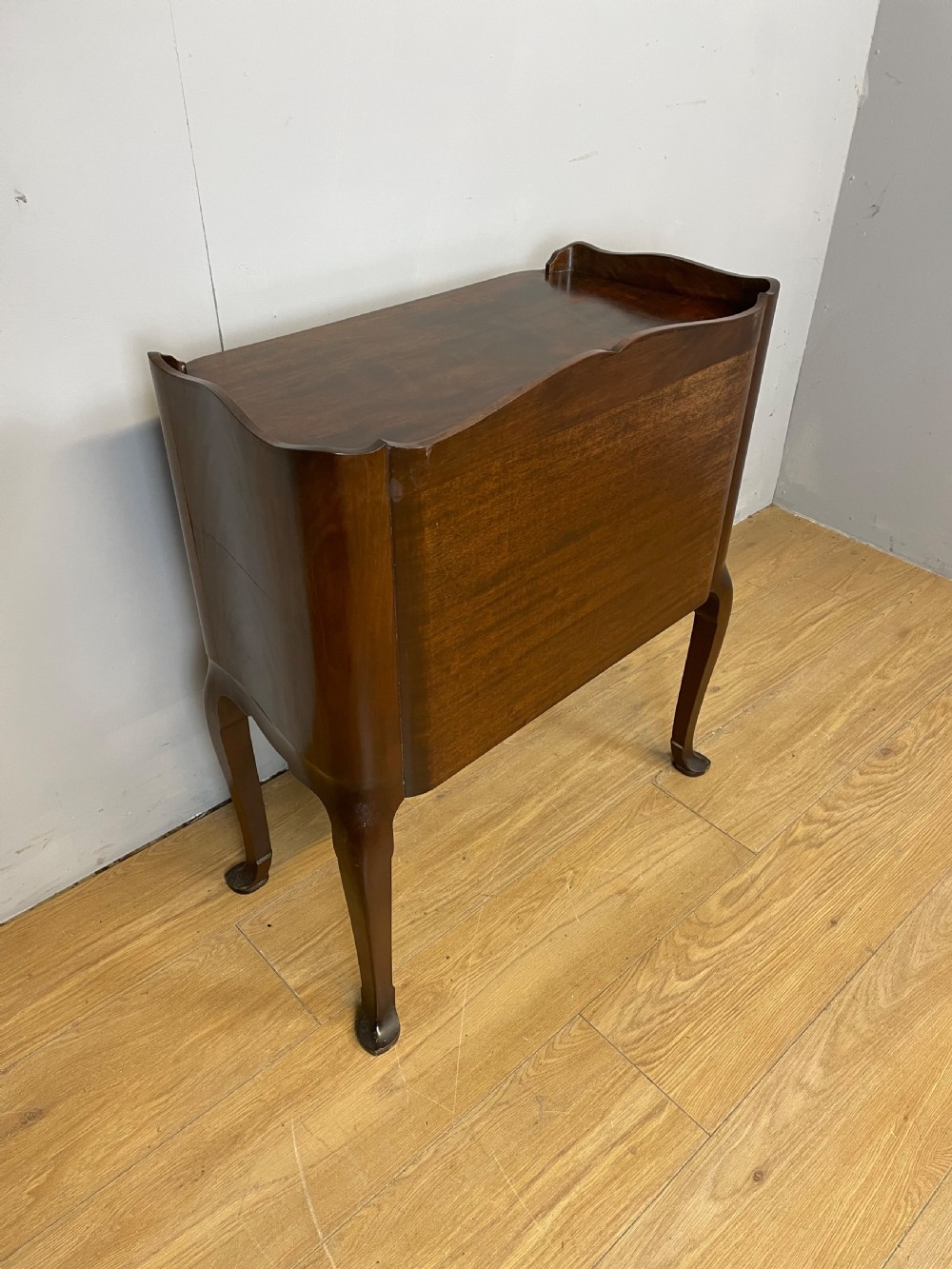 Mahogany bedside cupboard by Whytock and Reid Edinburgh  View X