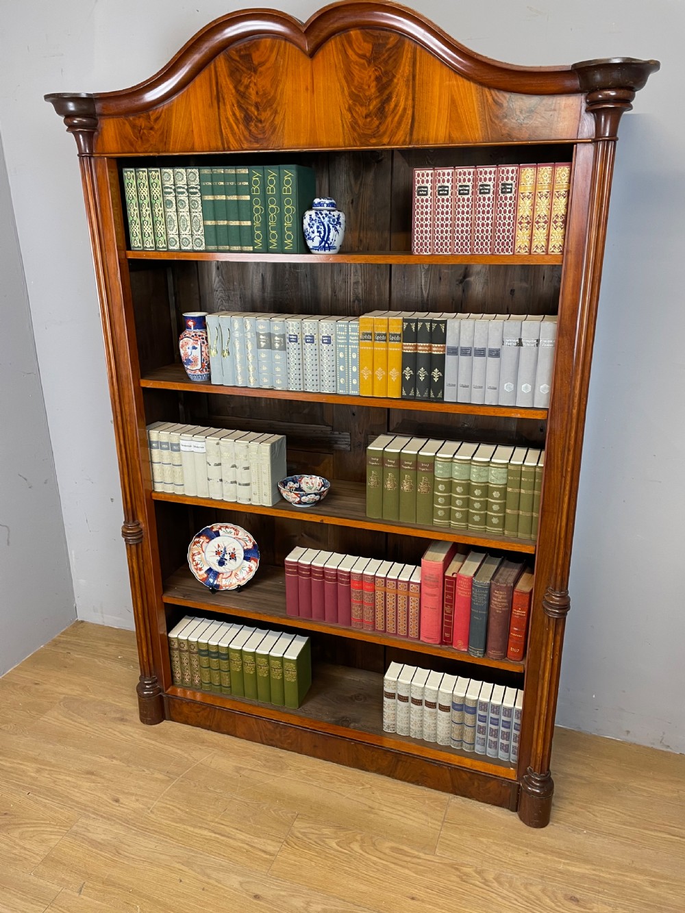 C19TH flame mahogany freestanding bookshelves View II
