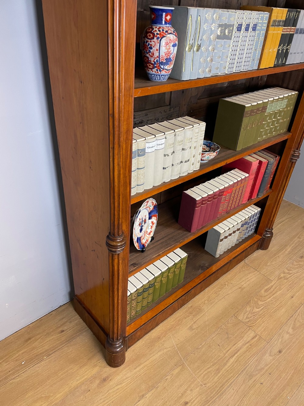 C19TH flame mahogany freestanding bookshelves View IV