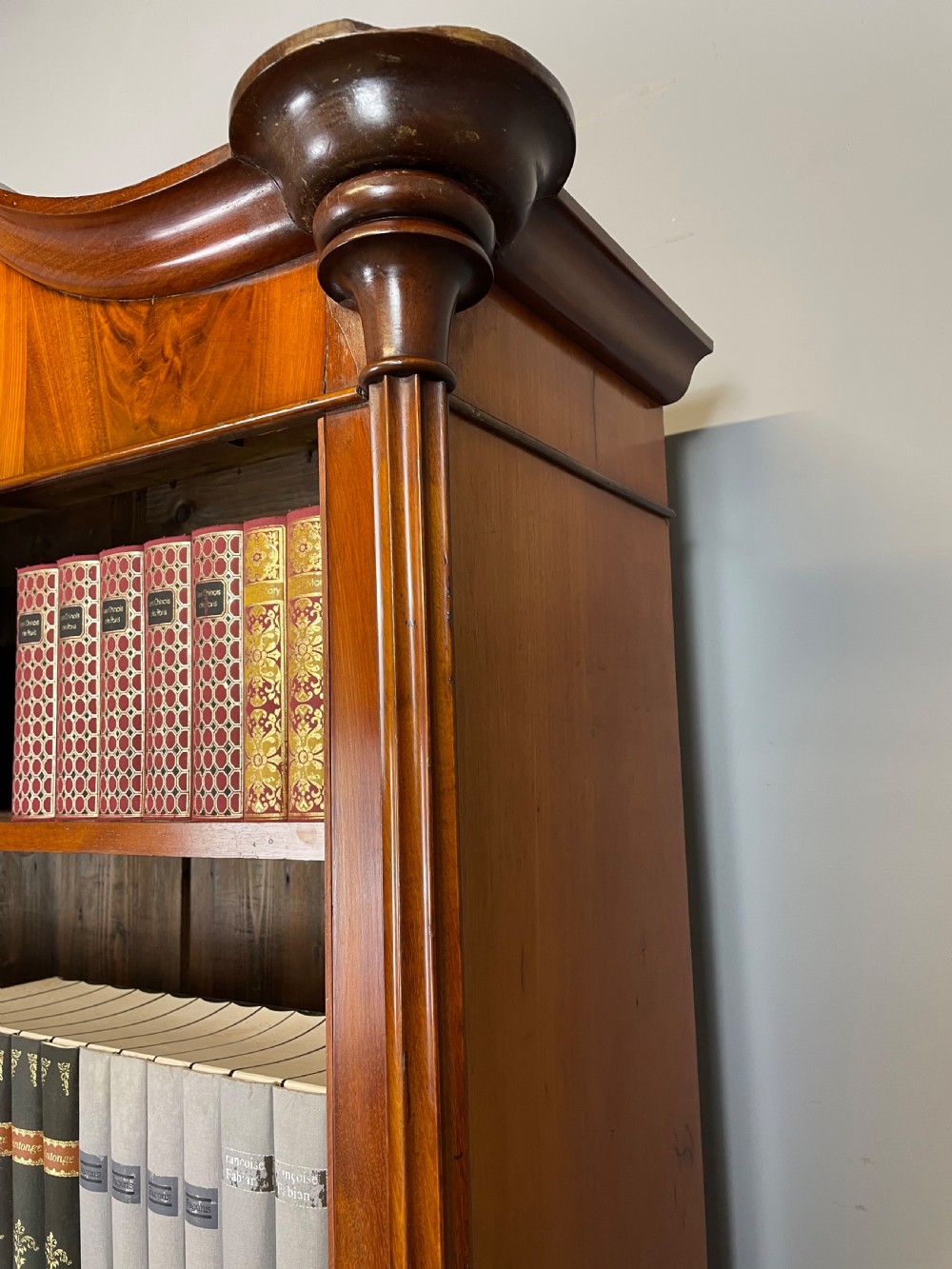 C19TH flame mahogany freestanding bookshelves View VII