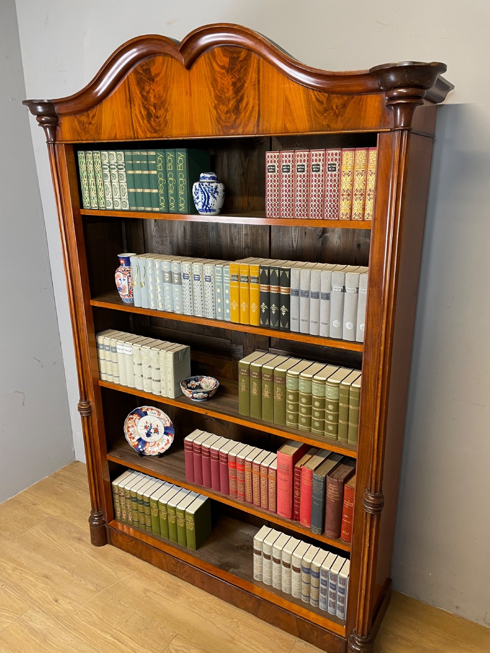 C19TH flame mahogany freestanding bookshelves View VIII