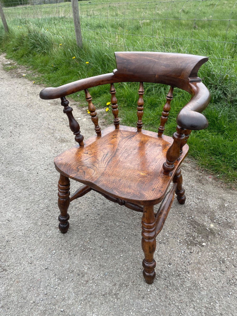 C19TH ash and elm smokers bow Windsor chair  View II