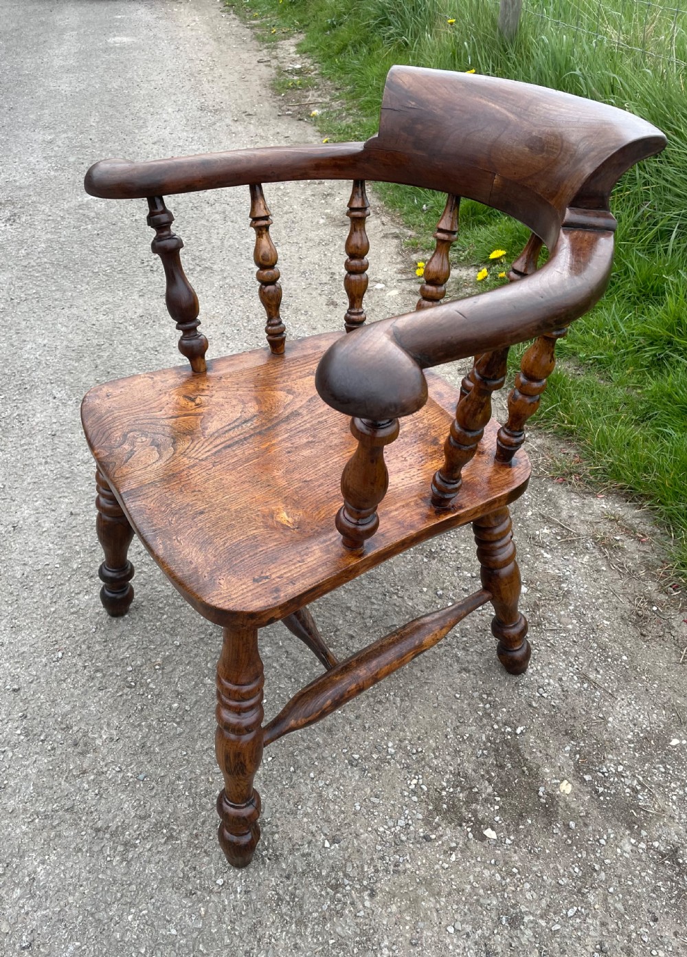 C19TH ash and elm smokers bow Windsor chair  View III