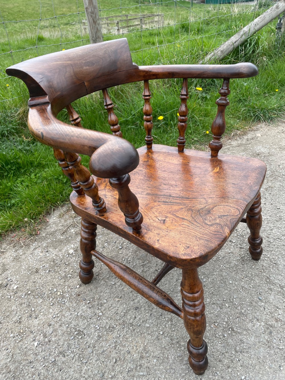 C19TH ash and elm smokers bow Windsor chair  View IV