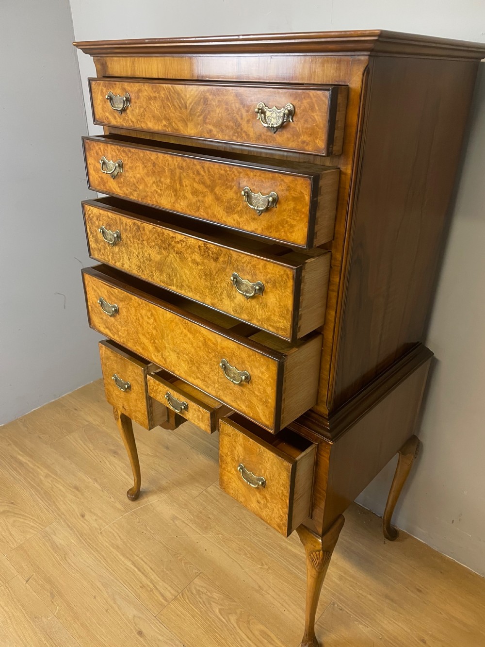Burr walnut chest on stand circa 1920 View VIII