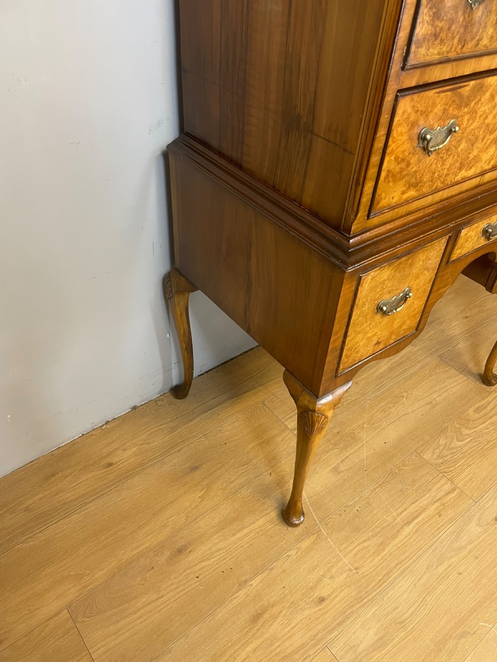 Burr walnut chest on stand circa 1920 View IX