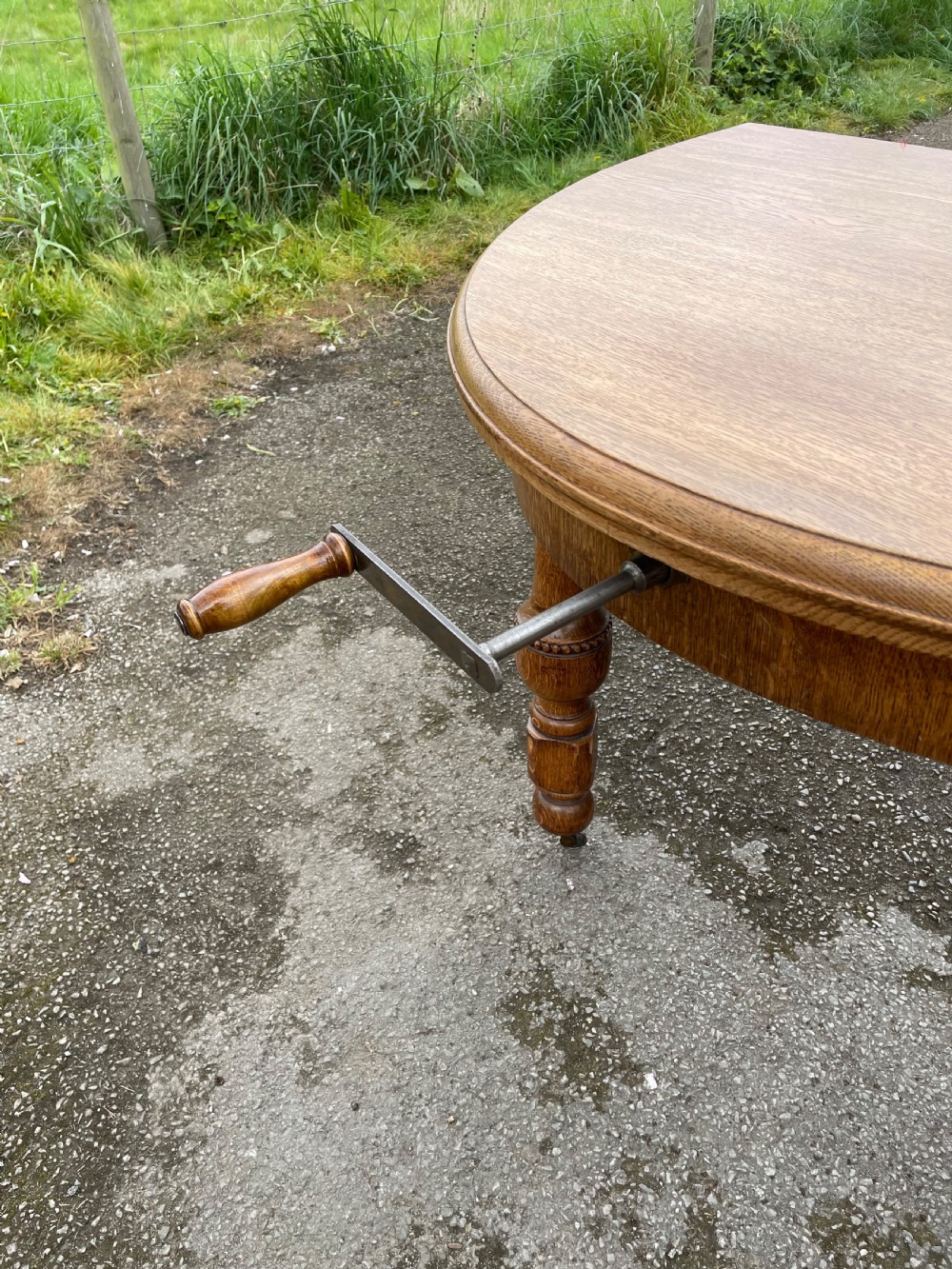 Large Arts and crafts golden oak wind out dining table  View V