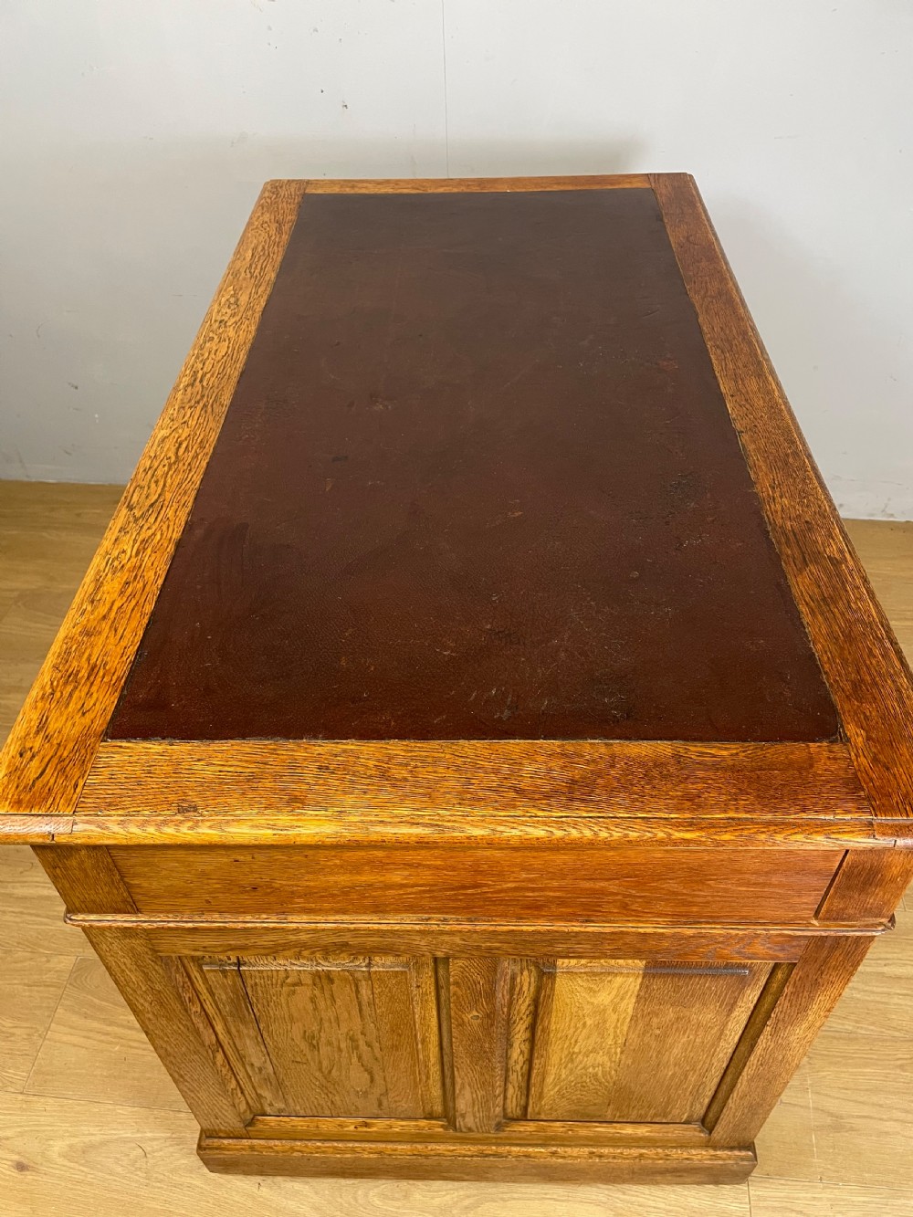 Edwardian solid oak twin pedestal desk with inset leather top  View IX
