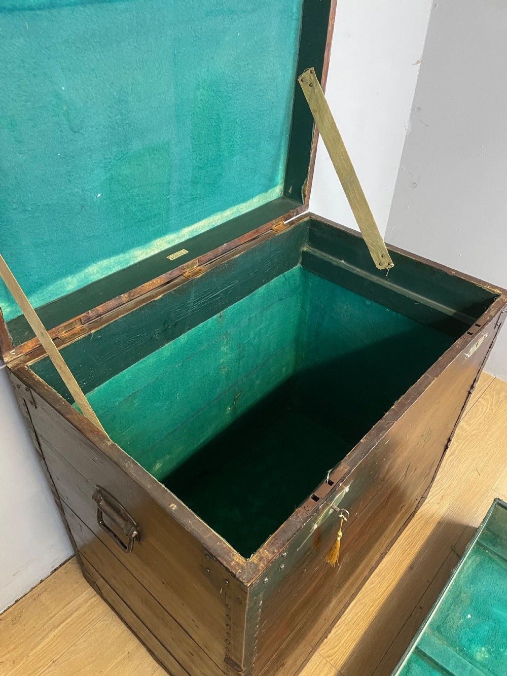 Large C19TH metal bound military trunk. London maker Curtis 60th rifles  View VIII