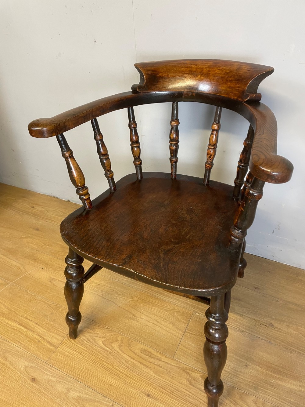 C19TH ash and elm smokers bow Windsor chair  View III