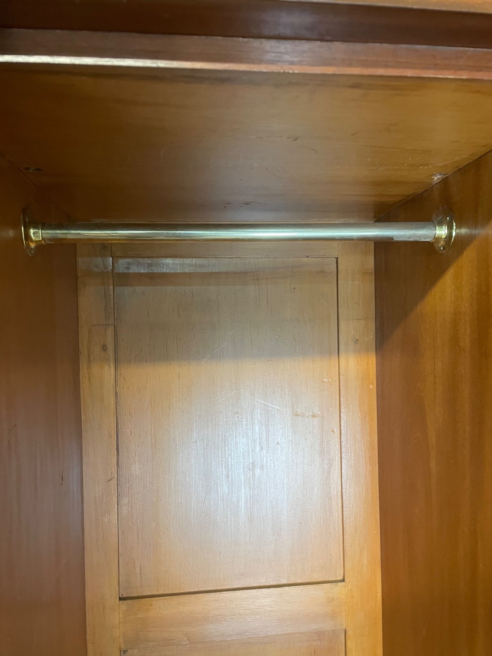 Georgian country house flame mahogany four door  wardrobe  View VII