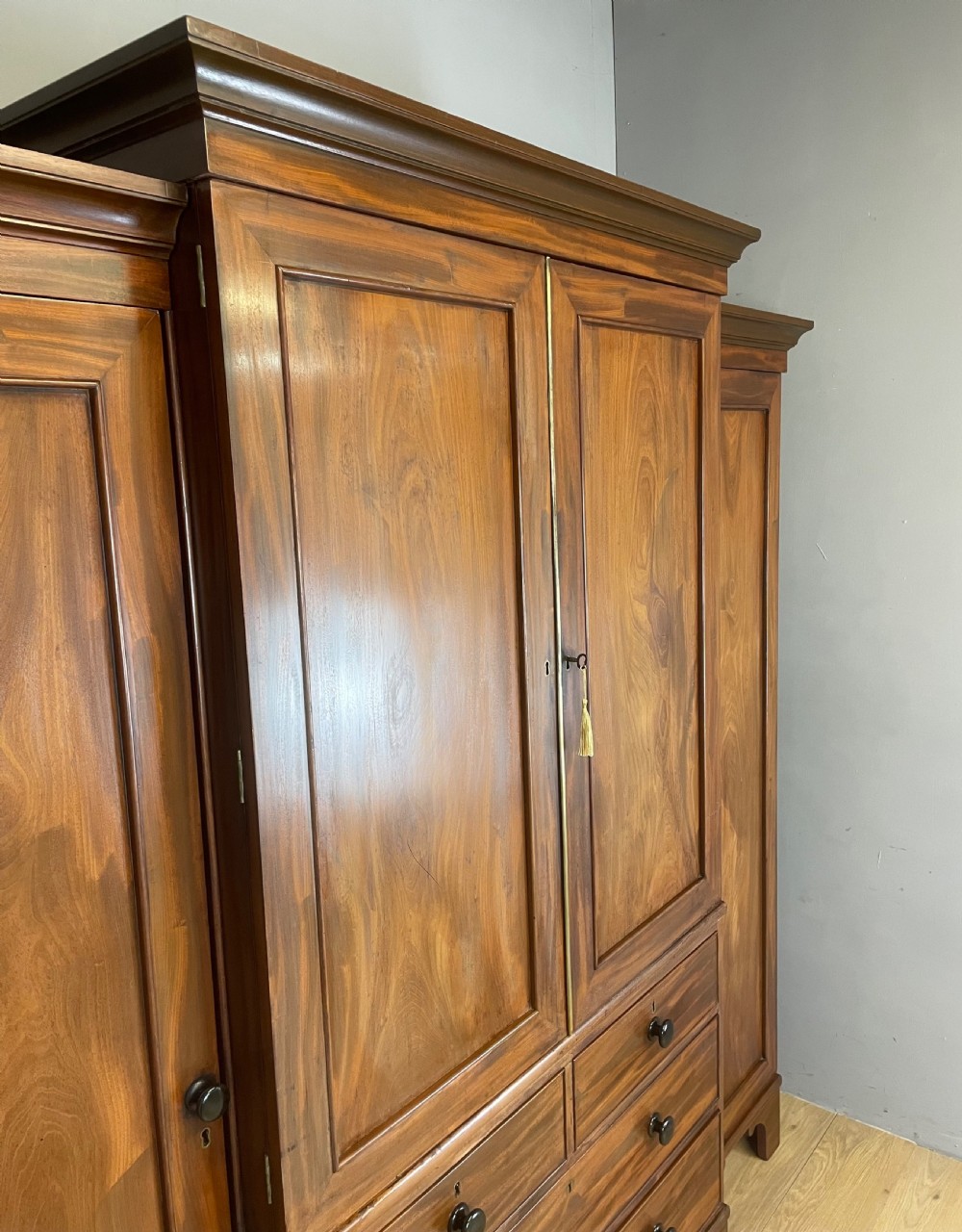 Georgian country house flame mahogany four door  wardrobe  View XII