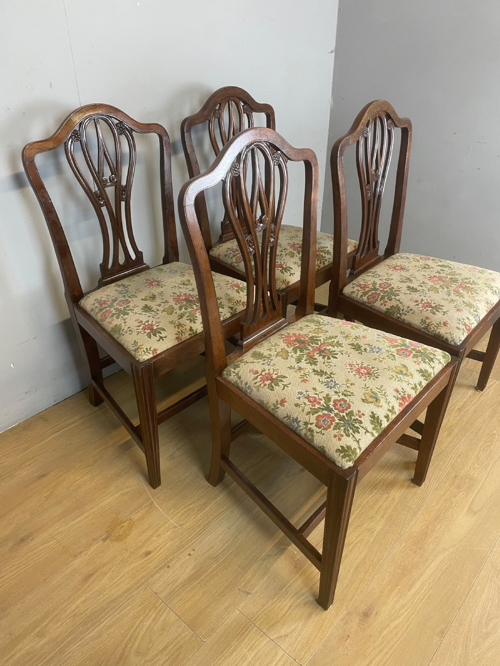 Set of 4 Georgian mahogany dining chairs circa 1780 View II
