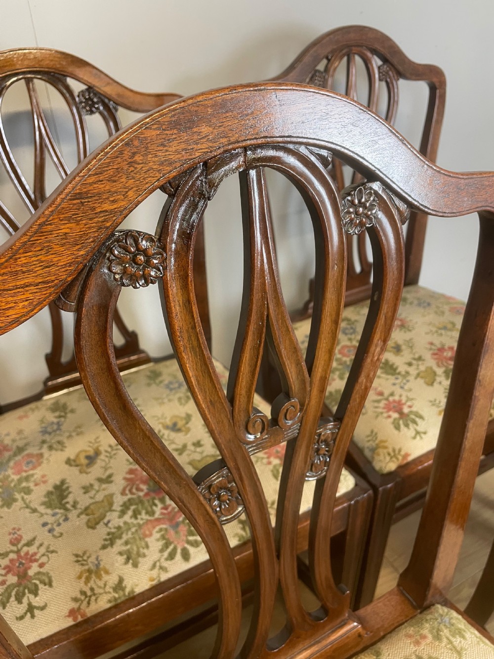 Set of 4 Georgian mahogany dining chairs circa 1780 View IV
