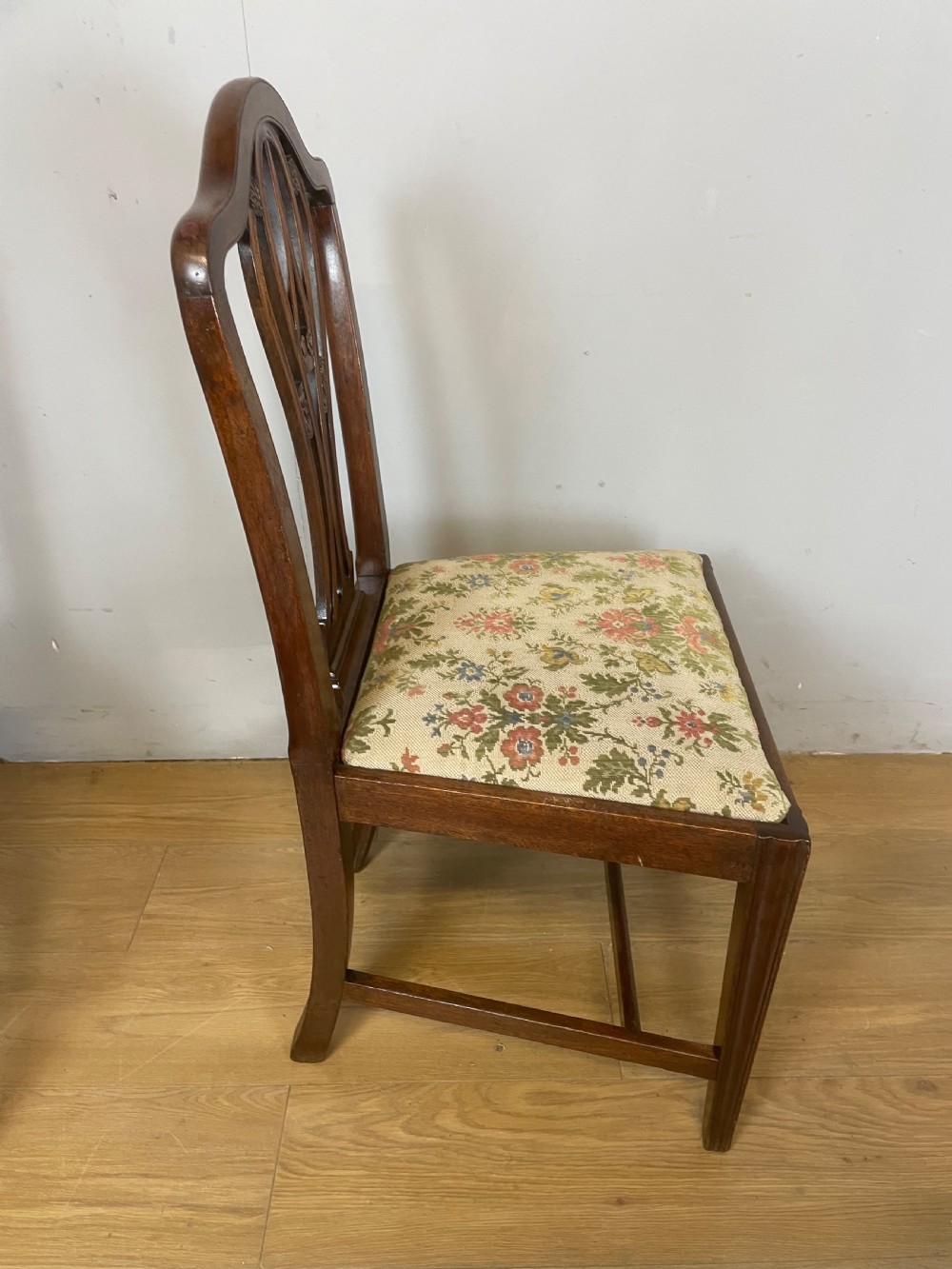 Set of 4 Georgian mahogany dining chairs circa 1780 View VI