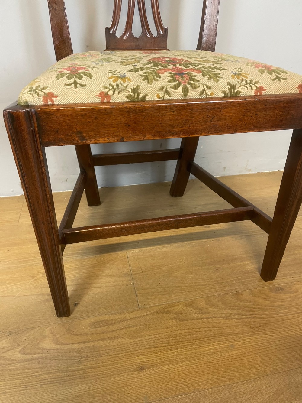Set of 4 Georgian mahogany dining chairs circa 1780 View VII